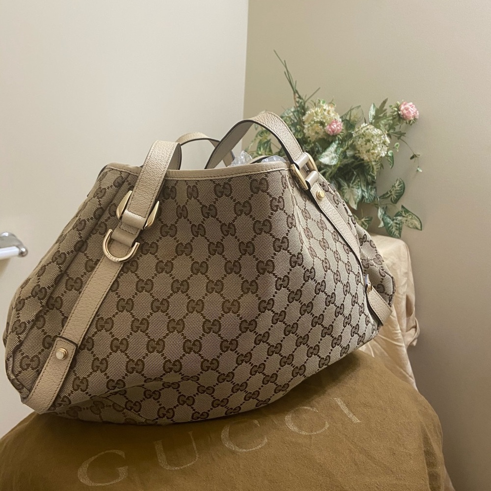 💯 Authentic Gucci Hobo Bag Canvas